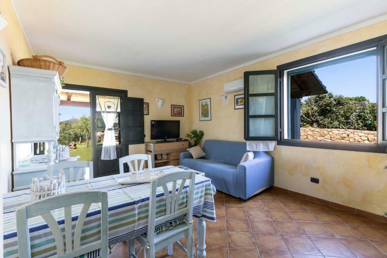 Villa Iris With Pool Baja Sardinia Exterior foto