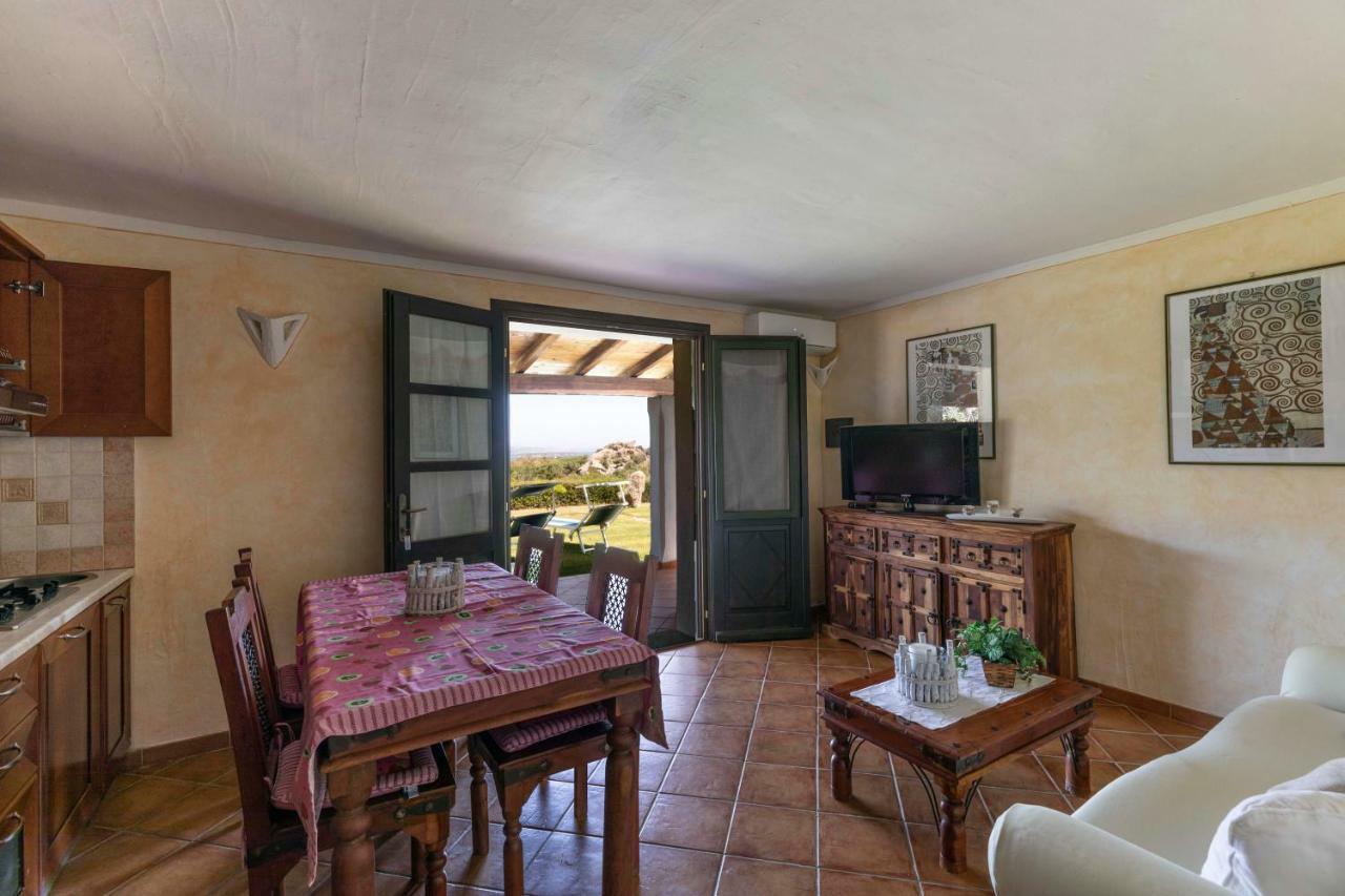 Villa Iris With Pool Baja Sardinia Exterior foto